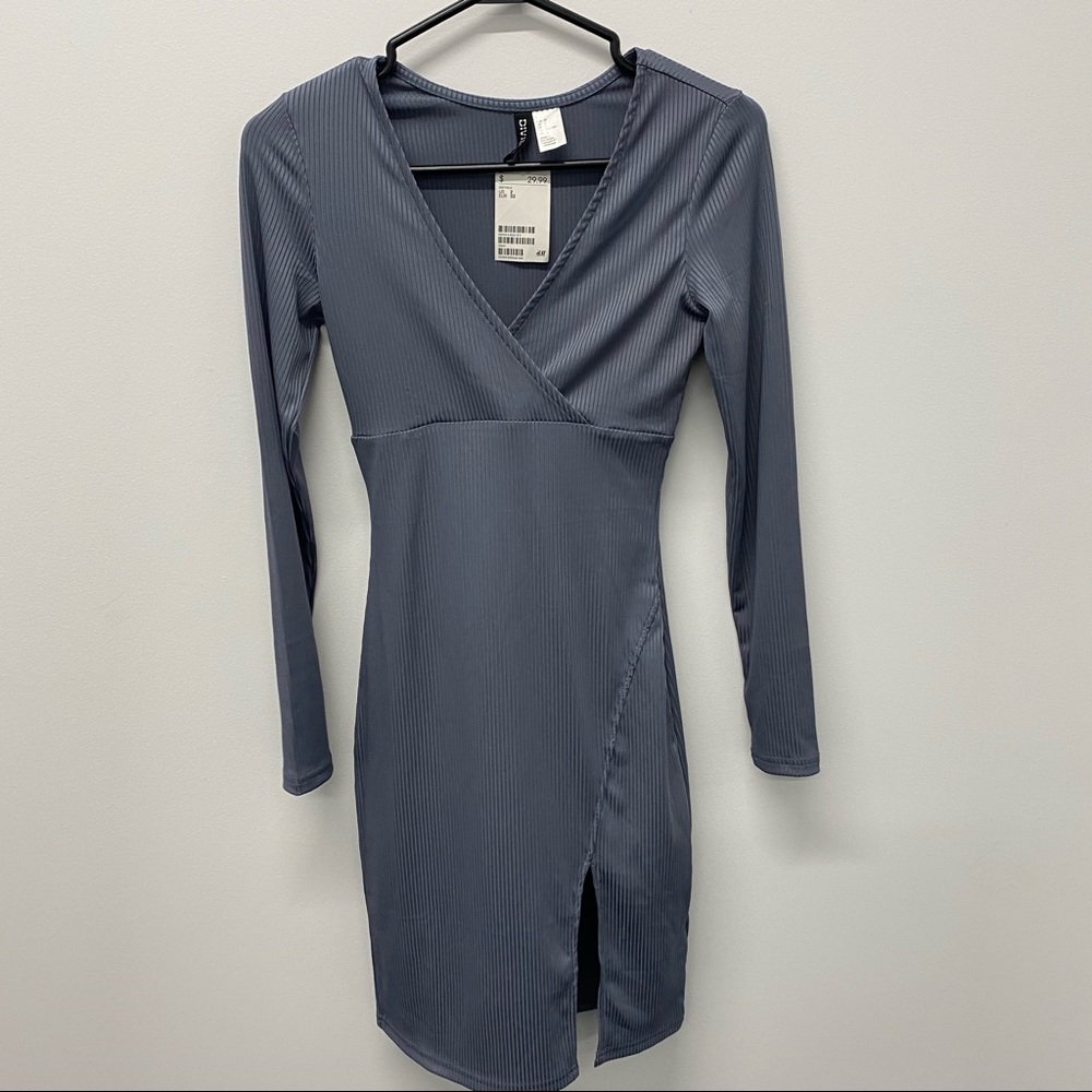 ✨NEW✨ BODYCON DRESS WITH SLIT